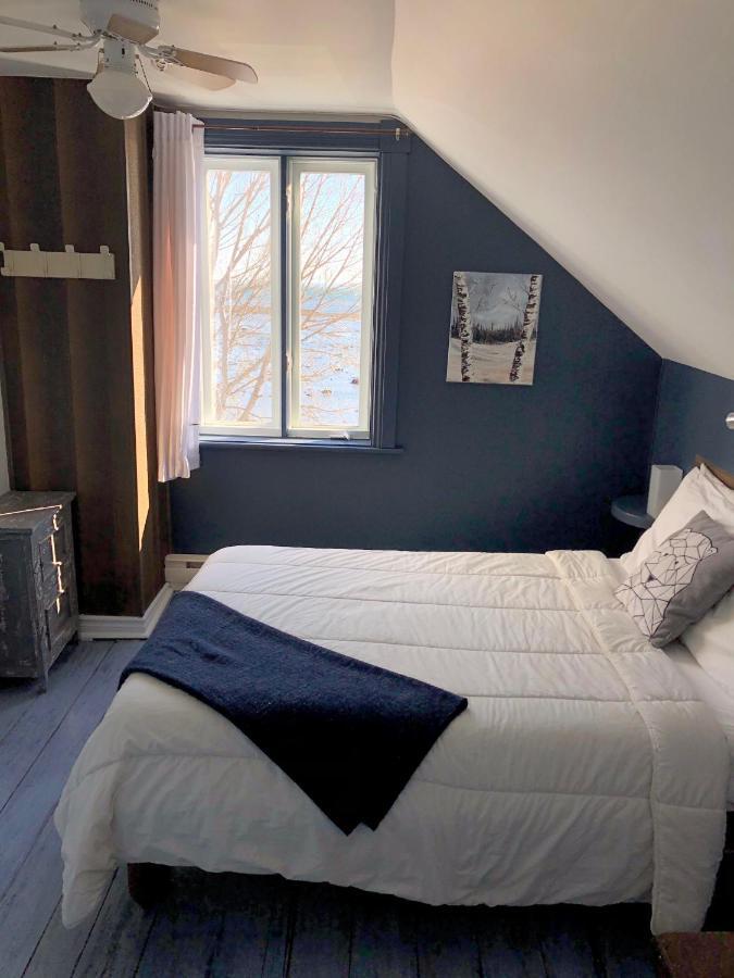 Bed and Breakfast Les Pinsons Des Rives Ла-Мальбе Экстерьер фото