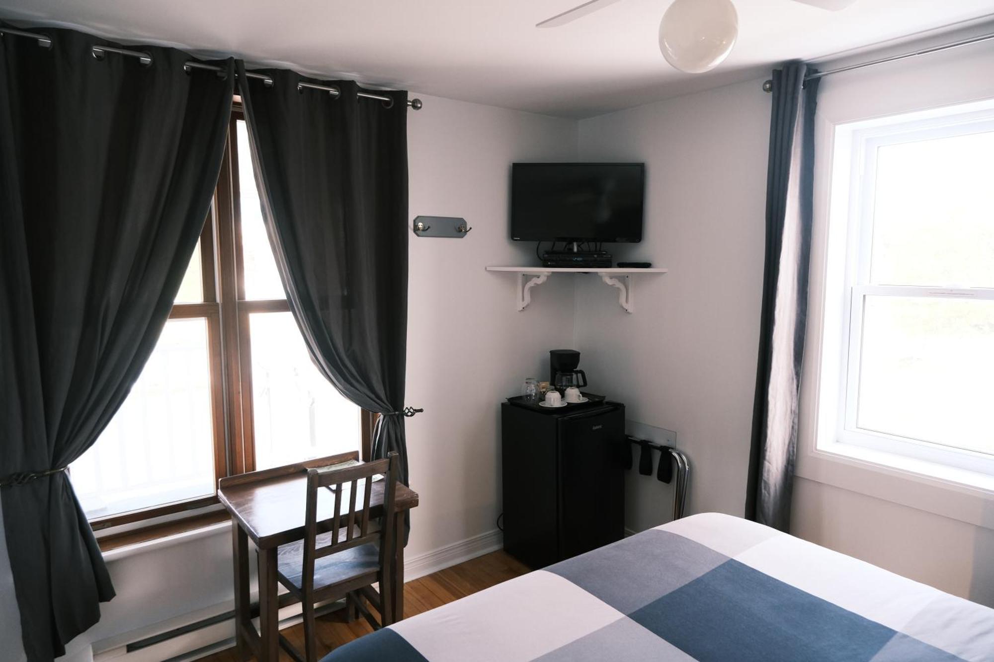 Bed and Breakfast Les Pinsons Des Rives Ла-Мальбе Номер фото